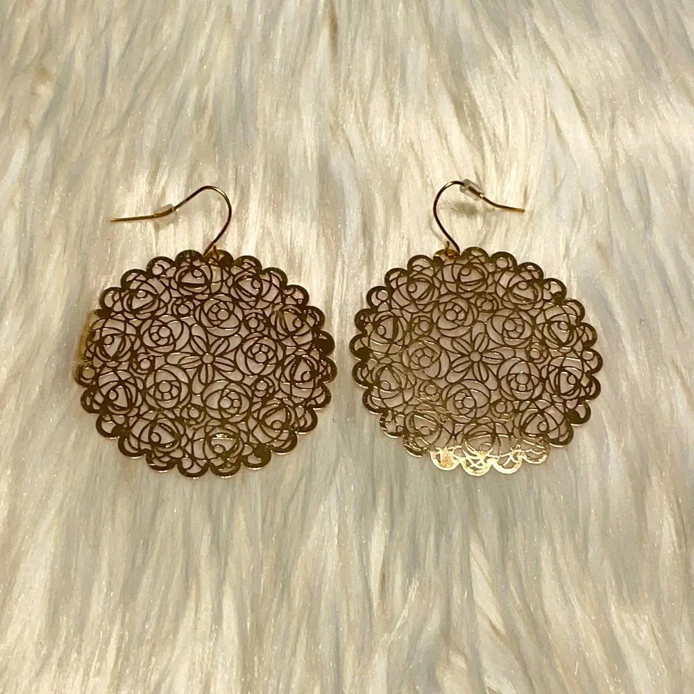 TORRID Round Gold Print Earrings - Picture 1 of 2